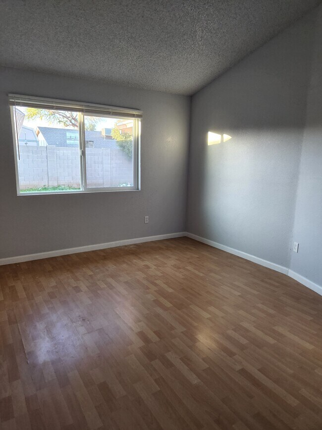 Photo - 3033 W Irma Ln