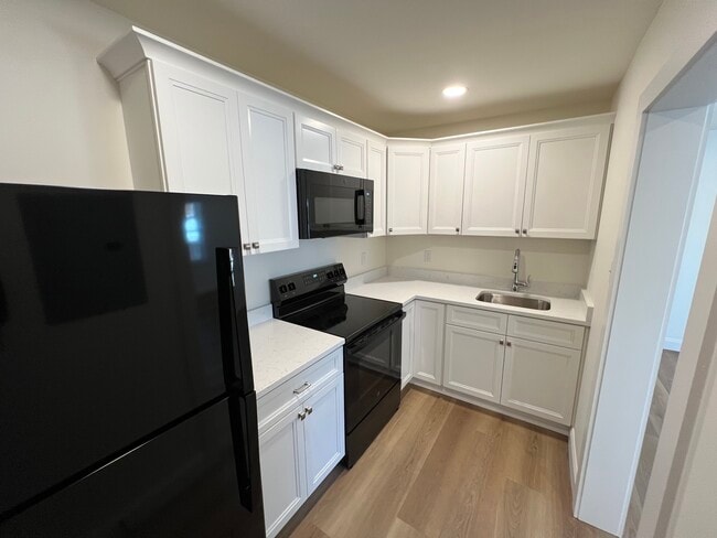 Photo - 1461 W King St Unit 2