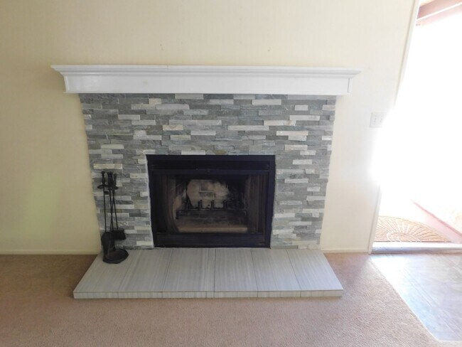 Photo - 1013 W Atkins Ave Unit C