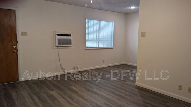 Photo - 1910 N Alexander St