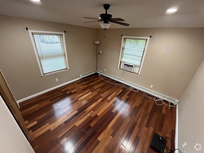 Building Photo - 4 Haide Pl Unit Apartment
