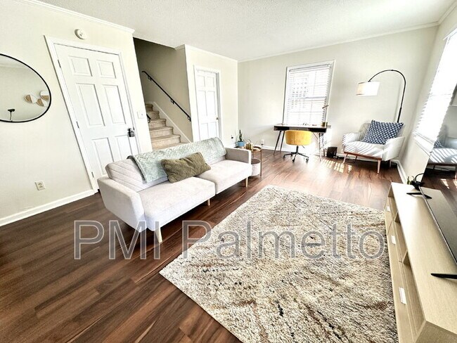 Photo - 2407 Duncan St