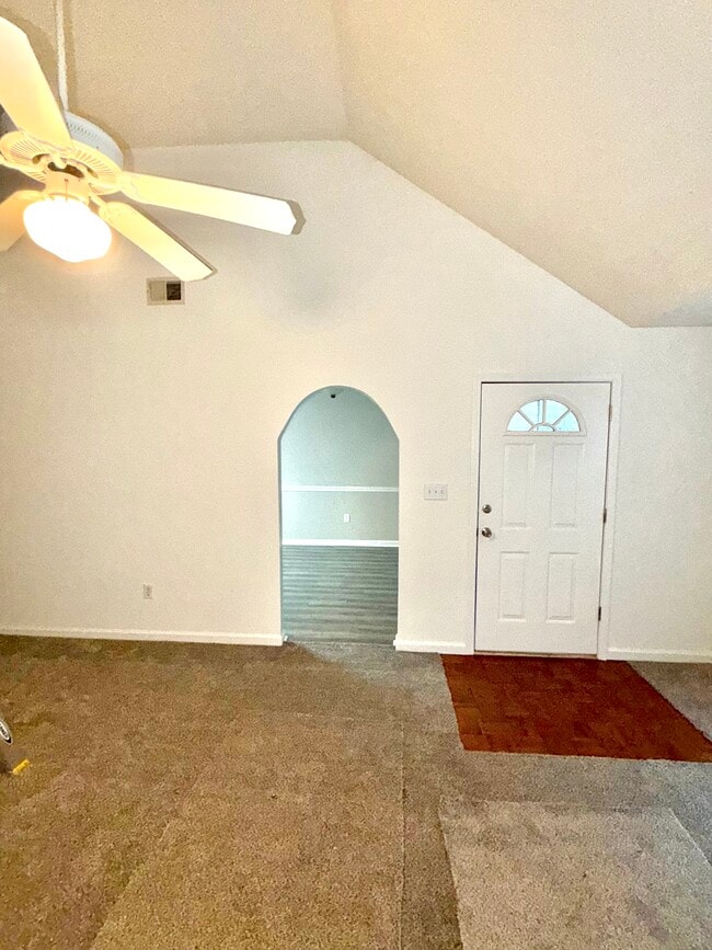 Photo - 125 Warren Way