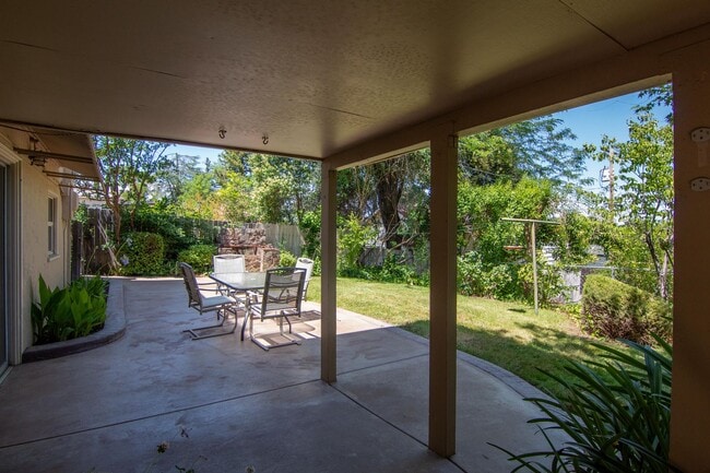 Photo - MOVE IN SPECIAL: $400 OFF FIRST MONTHS RENT!