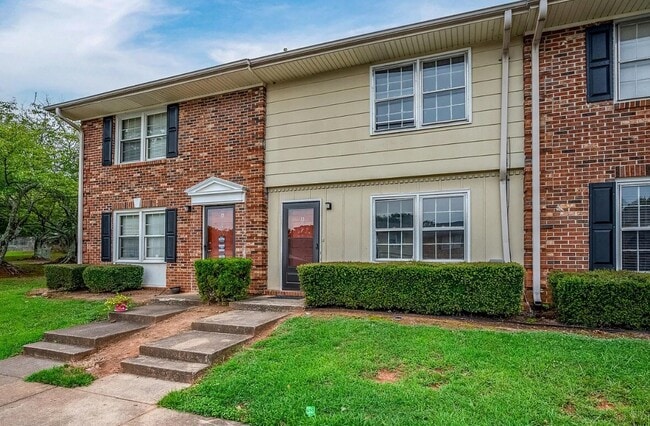 Building Photo - Emerald Commons Rental