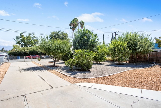 Photo - 10642 Coloma St