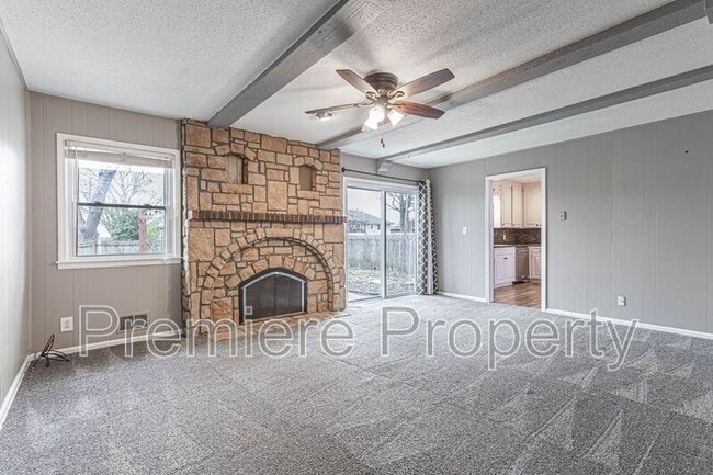 Photo - 1331 SW Horizon Dr