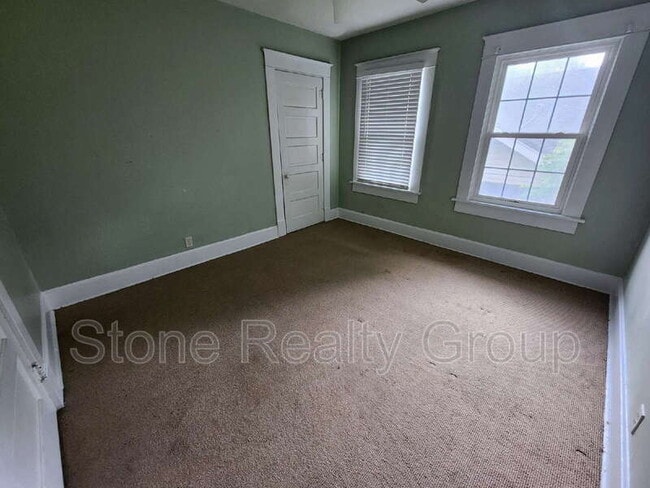 Photo - 2025 S 7th St