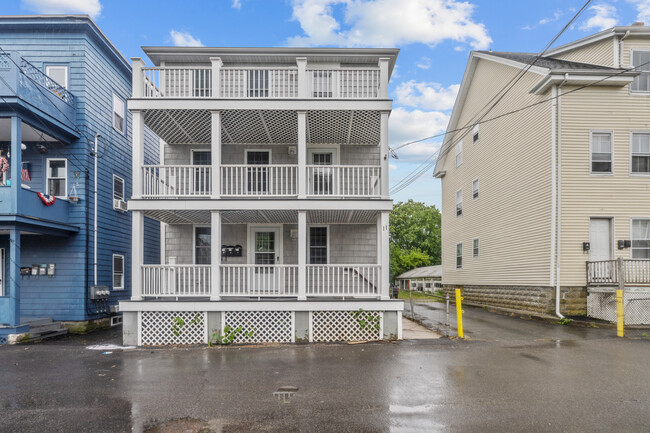 11 Siegel St