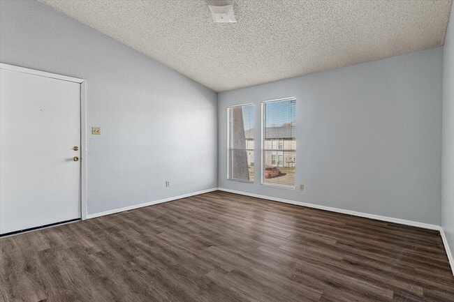 Photo - HIDDEN COVE APTS