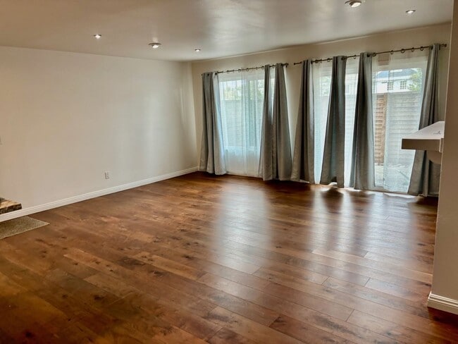 Photo - 514 Derby Rd