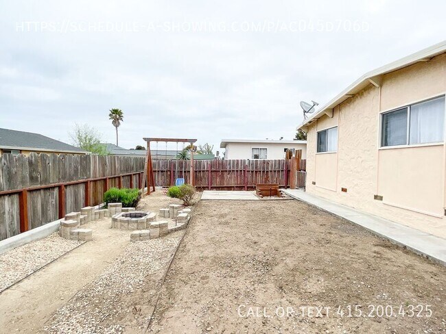 Photo - 1615 Flores St