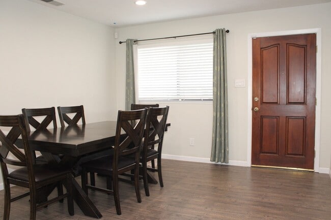 Photo - 7905 Julia Ct