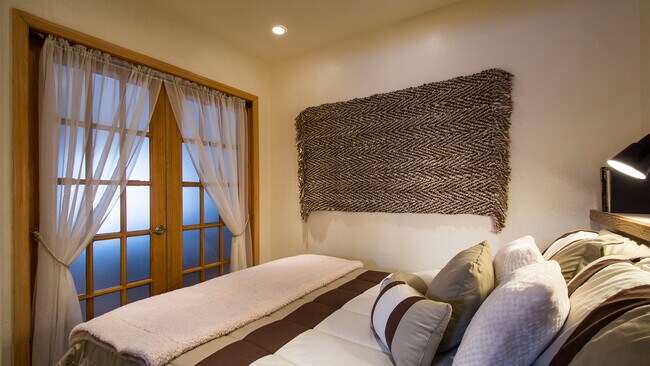 Photo - 1484 Willow Loop