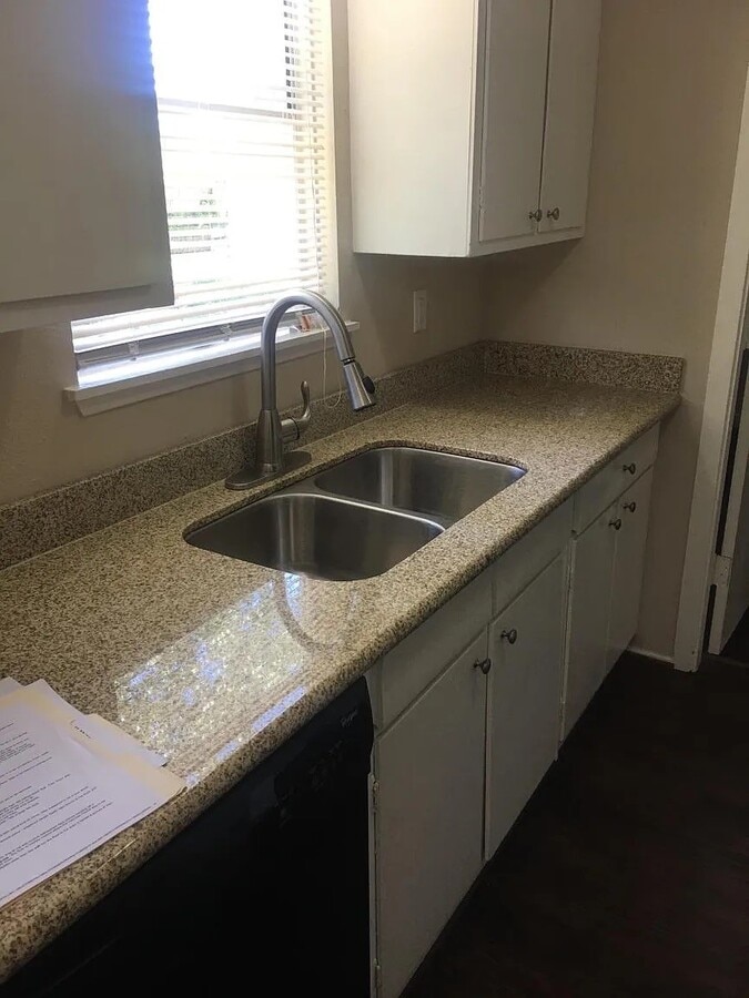 Photo - 10614 Edgar St