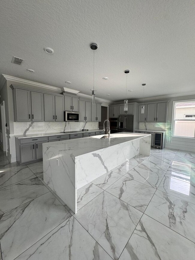 Photo - 5/3.5 Groveland Home