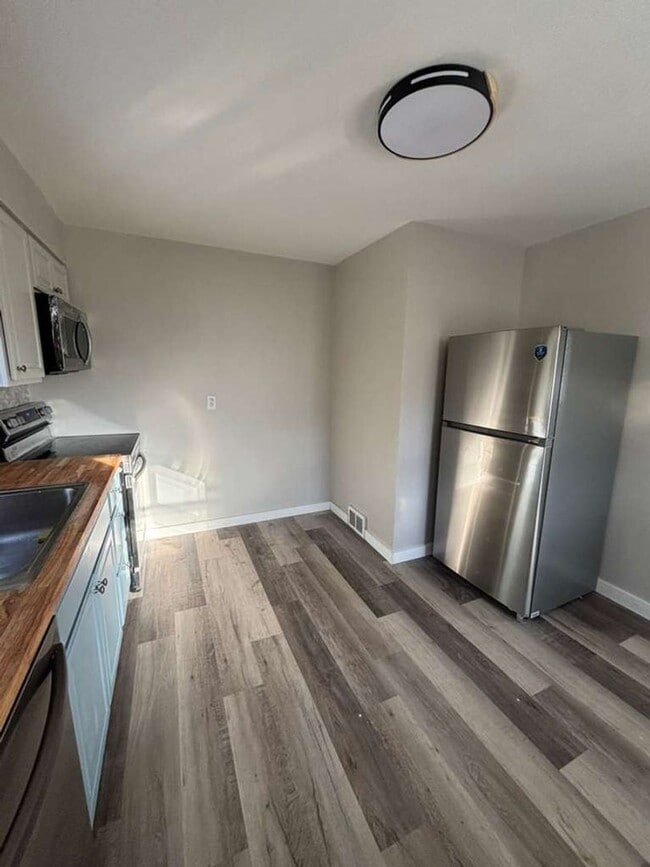 Photo - 1221 Graham Ave