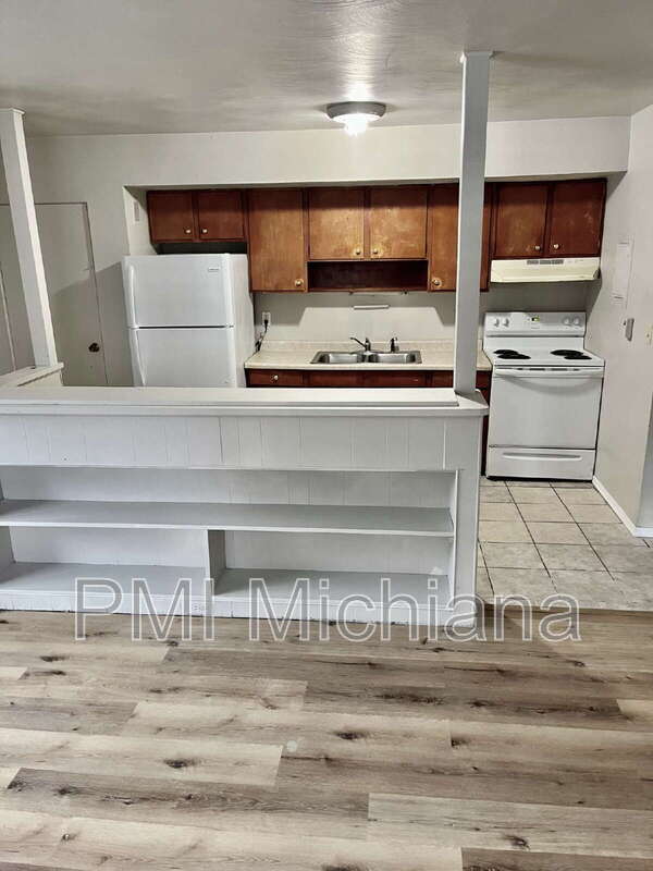 Photo - 2012 Lathrop St