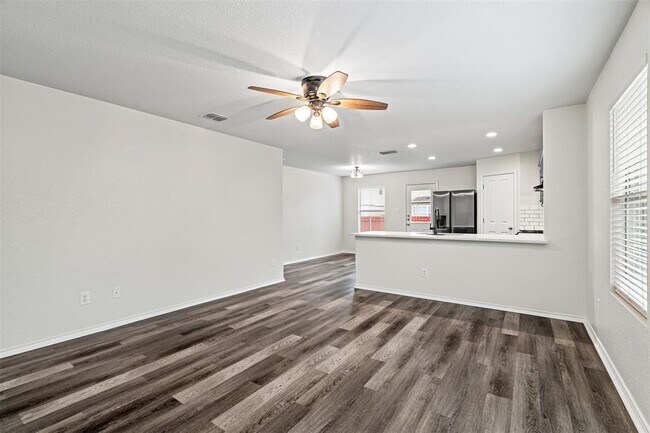 Photo - 206 Wells Bend