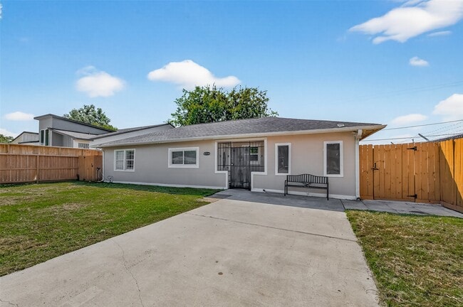 Building Photo - 5714 Southwind St