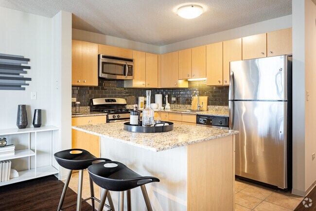 Studio, 1BA - 584SF - Kitchen
