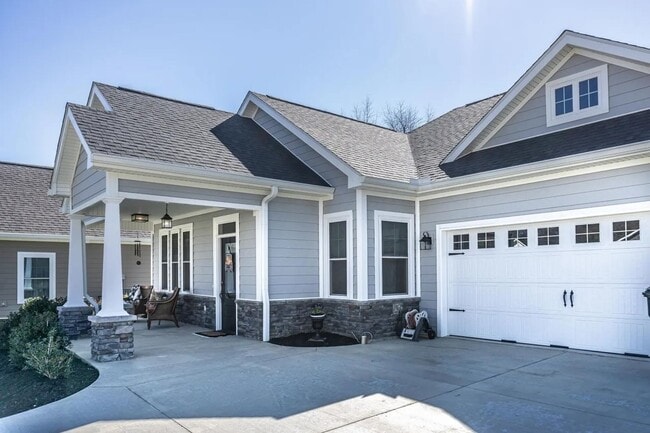 Photo - 515 Villa Ln