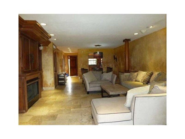 Photo - 2211 NE 123rd St