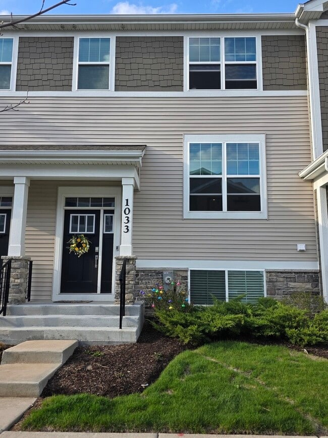 Building Photo - 1033 Atterberg Rd