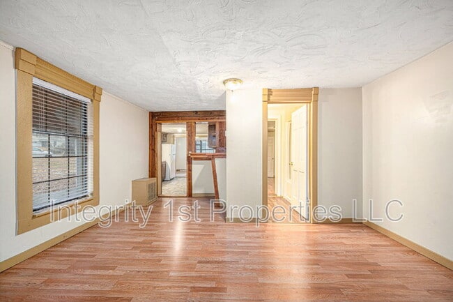 Photo - 618 N 11th St