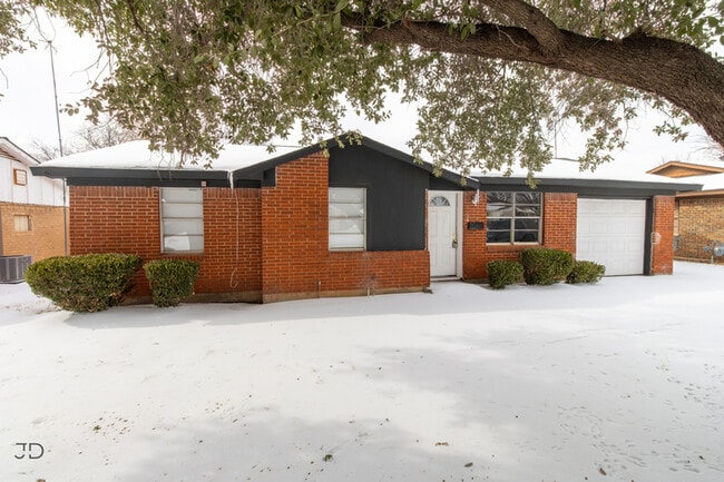 Photo - 1708 Cimarron Trail