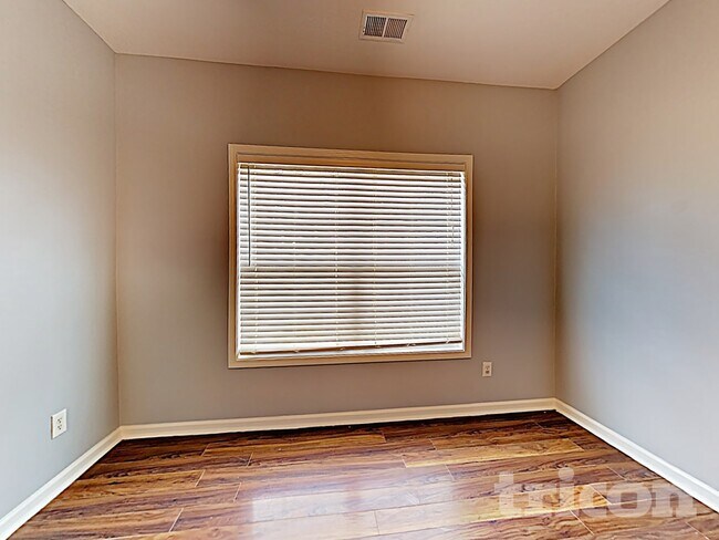 Photo - 48 Sandstone Ct