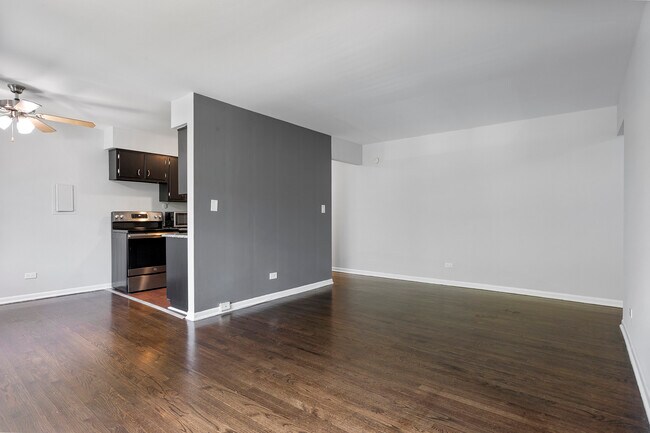 Photo - 6826 N Ridge Blvd