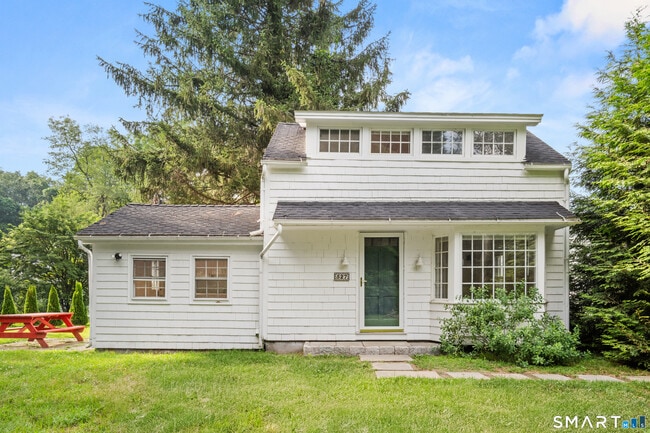 Building Photo - 527 Danbury Rd