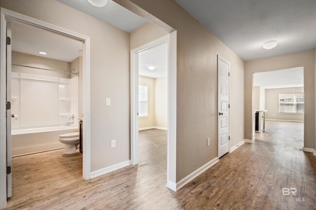 Photo - 17290 Harding Dr