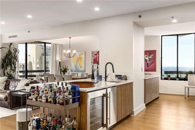 Photo - 2660 Peachtree Rd Unit 18H