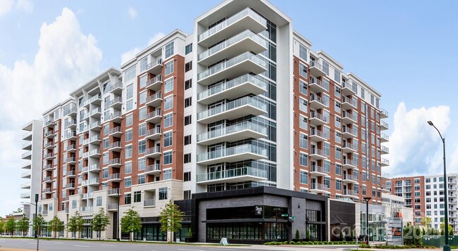 Building Photo - 4425 Sharon Rd Unit 1B