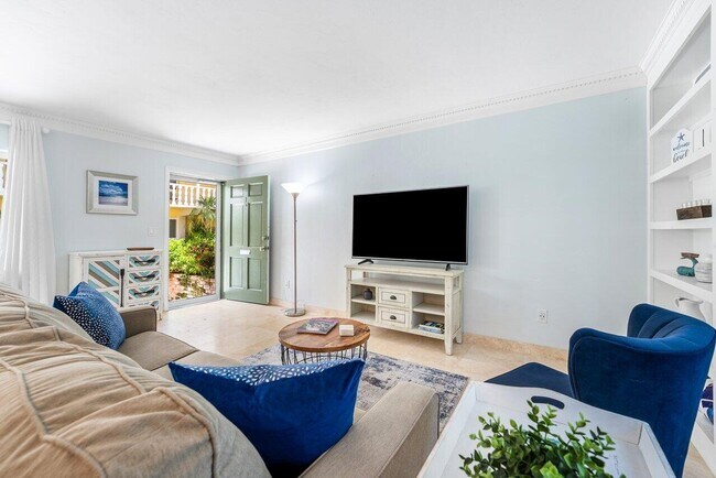 Photo - 1030 Langer Way Unidad 1