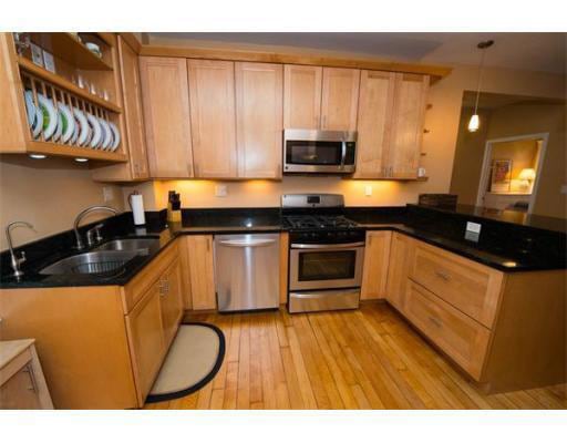 Building Photo - 1157 Commonwealth Ave Unit 2