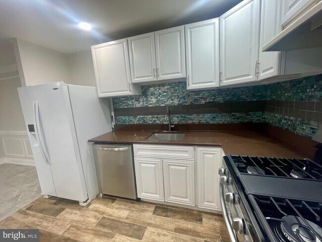 Photo - 6018 Westchester Park Dr Unit T1