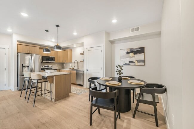 Photo - Lincoln Crossing Apartments Unit 4101 Unit 4101