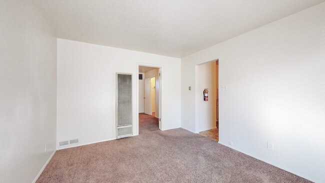 2121 Gold Ave SE