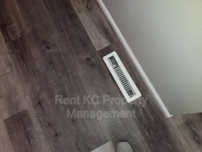 Photo - 3912 SW 10 St