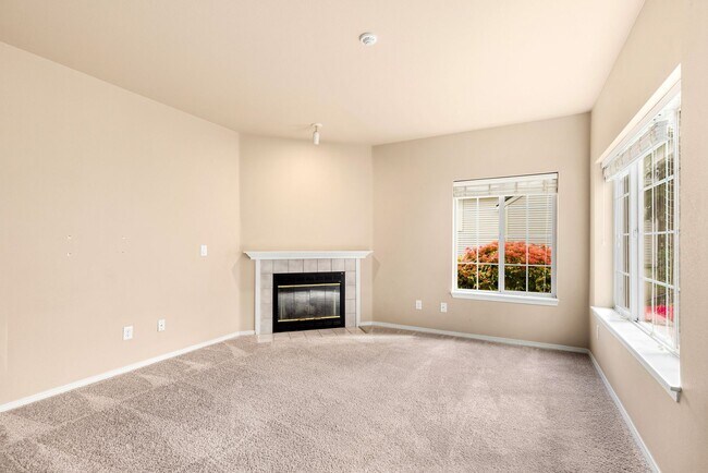 Photo - 10909 Avondale Rd NE Unit #D114