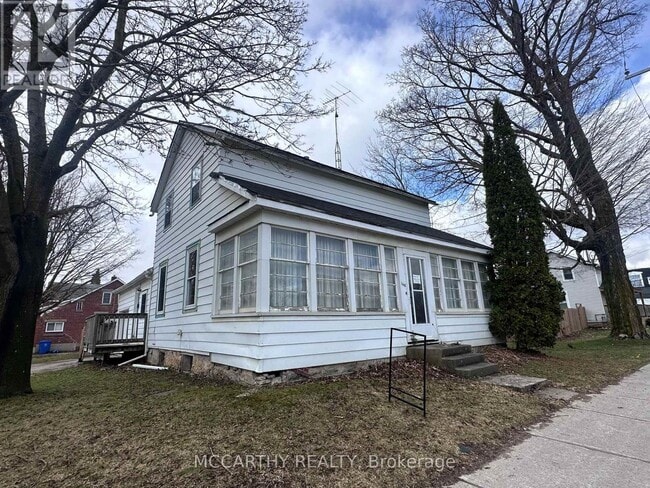 Photo - 168 Victoria St