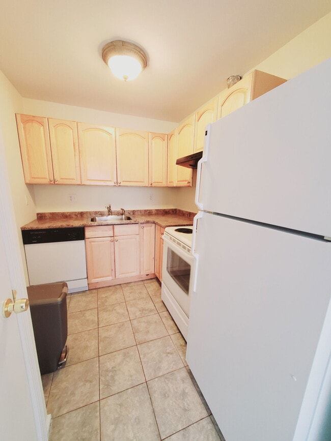Building Photo - 31 Stuart Ave Unit P Rental