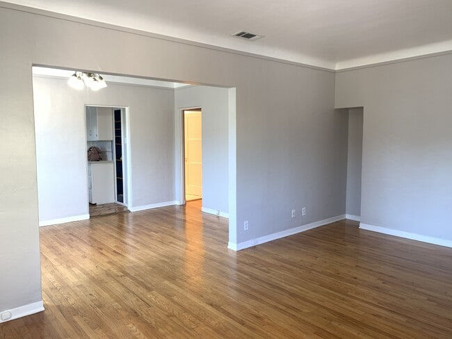 SALAS PRINCIPALES - 2257 Fair Oak View Ter