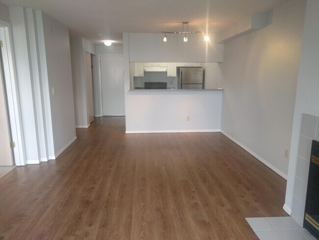 Photo - Beautiful 1BDR in the Heart of Upper Queen Anne w/ Huge Private Patio!!! Unit 103