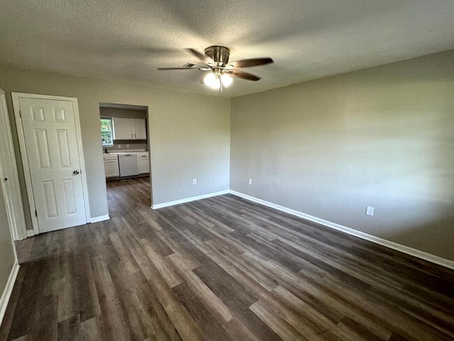 Photo - 12311 Dedeaux Rd