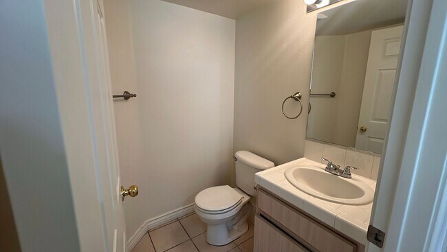 Photo - Townhouse in gated community near A.V. Col...