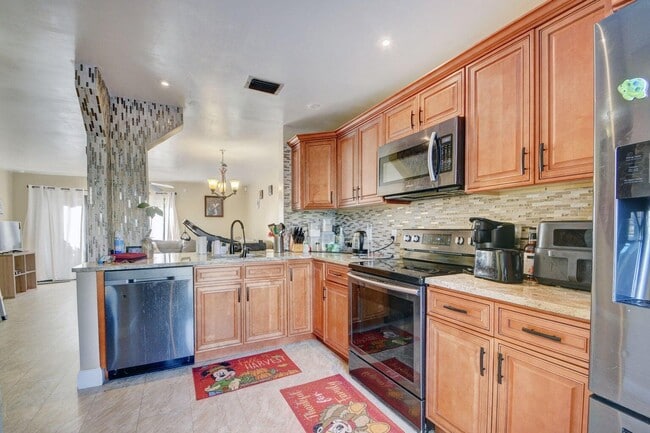 Photo - 799 Hill Dr